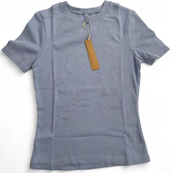 SKIMS Tops - New with tags SKIMS Cotton Rib T Shirt size small